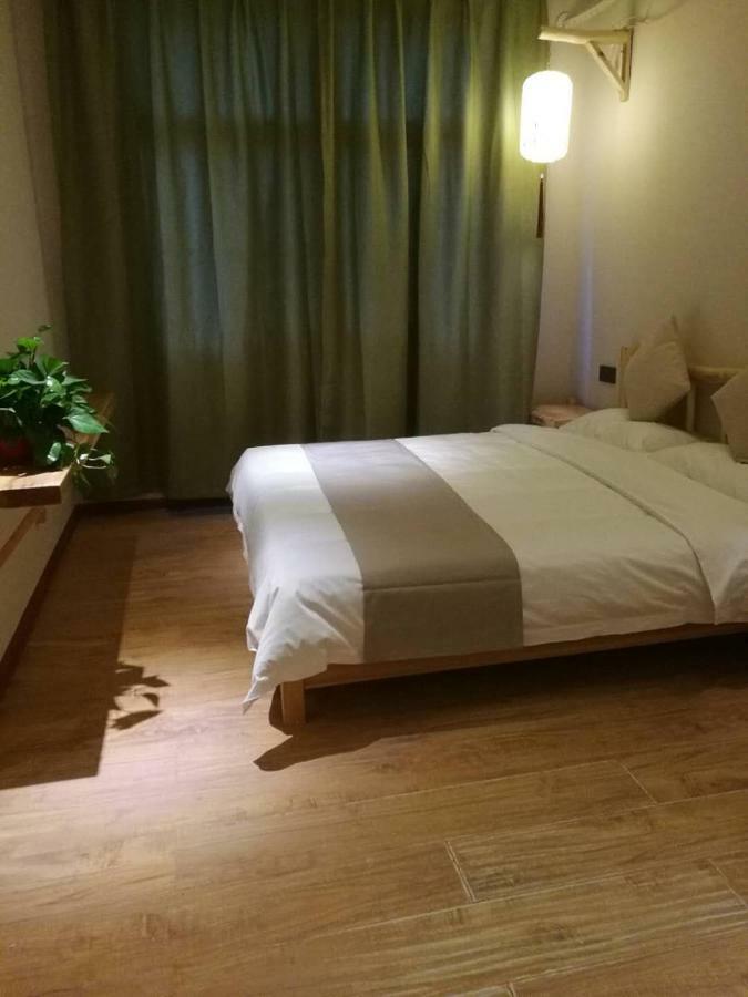 Right Here Hotel Dunhuang Luaran gambar