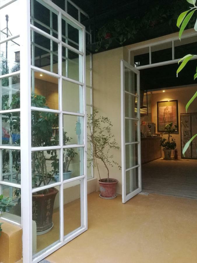 Right Here Hotel Dunhuang Luaran gambar