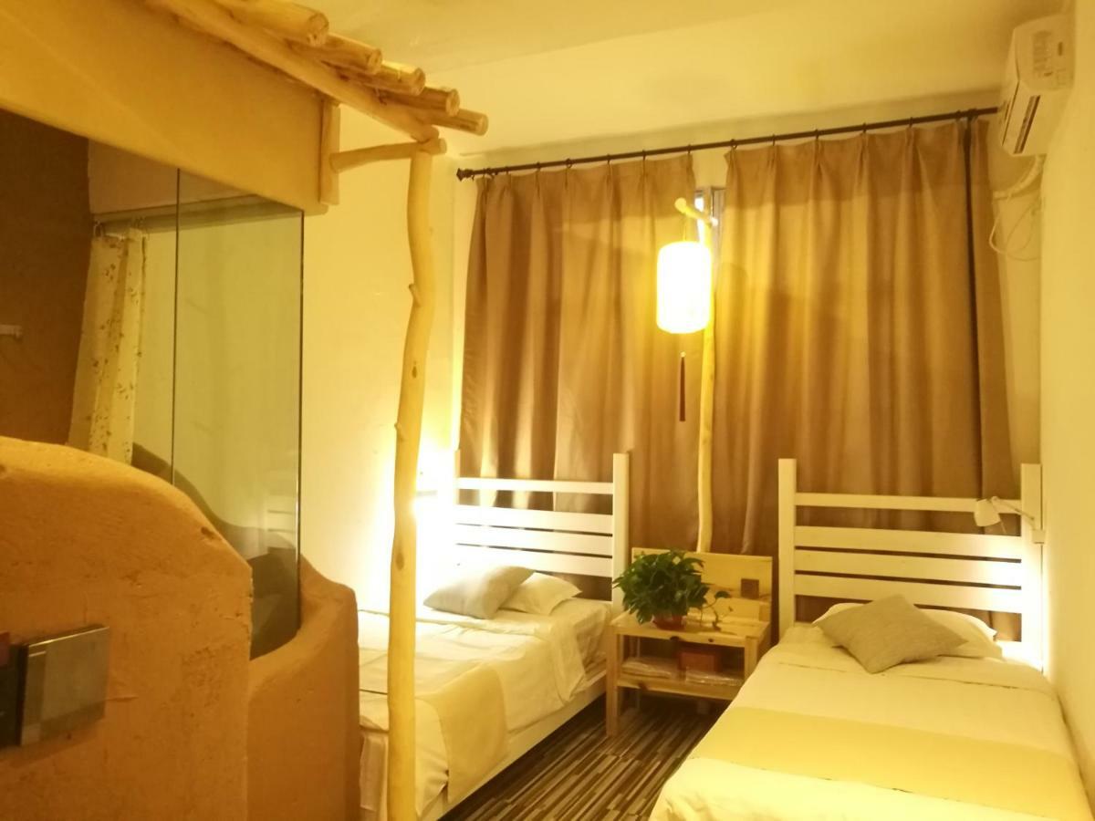Right Here Hotel Dunhuang Luaran gambar