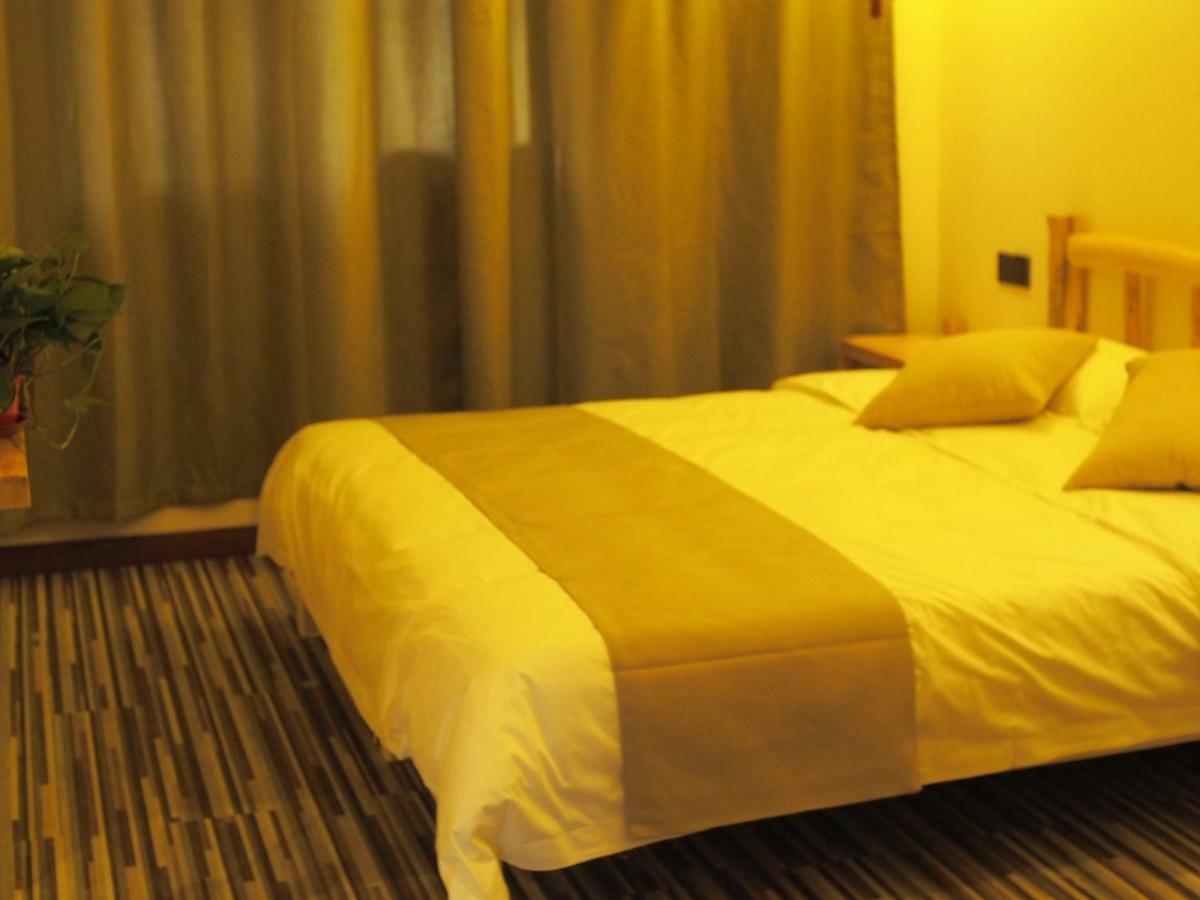 Right Here Hotel Dunhuang Luaran gambar
