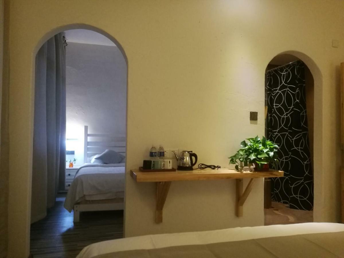 Right Here Hotel Dunhuang Luaran gambar