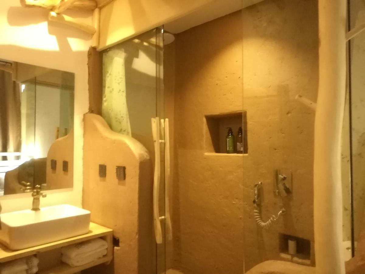 Right Here Hotel Dunhuang Luaran gambar