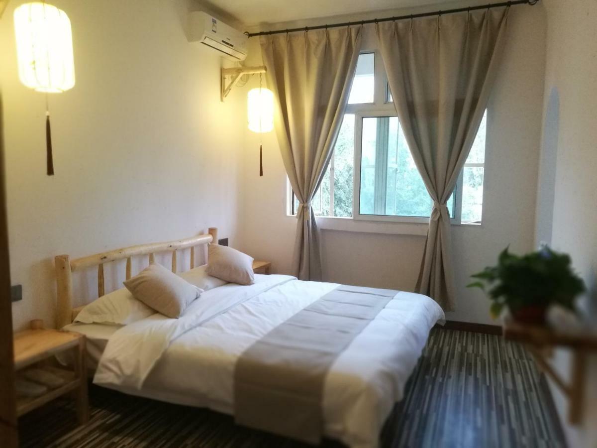 Right Here Hotel Dunhuang Luaran gambar